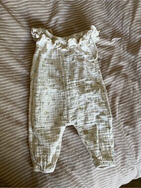 Baby Floral Gauze Ruffled Romper - White with Tiny Yellow Flowers